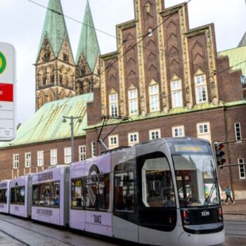 Teure Planungsfehler kritisiert der Steuerzahlerbund auch bei Umgestaltung des Straßenbahnknotens an der Bremer Domsheide. Foto: