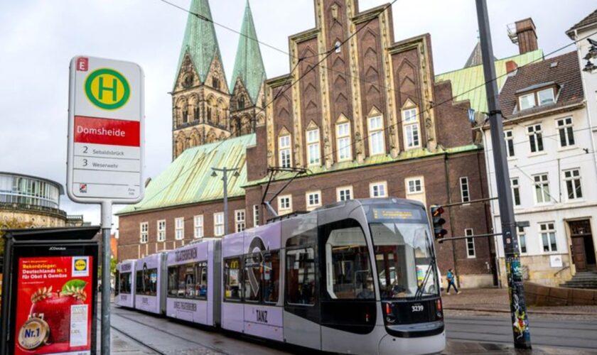 Teure Planungsfehler kritisiert der Steuerzahlerbund auch bei Umgestaltung des Straßenbahnknotens an der Bremer Domsheide. Foto: