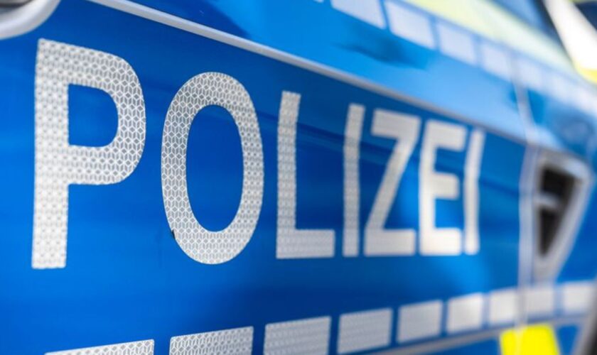 Die Polizei sucht Zeugen für Schüsse in Richtung eines 32-Jährigen in Hamburg-Wilstorf. (Symbolbild) Foto: David Inderlied/dpa