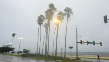 Ouragan Milton : pourquoi Tampa est si vulnérable au "monstre climatique" qui la menace ?