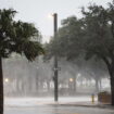 Ouragan Milton, en direct : la Floride inondée, la trajectoire se précise