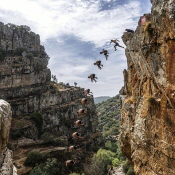 Klippenspringer: 44-Meter-Sprung: Franzose stellt neuen "Death Diving"-Rekord auf