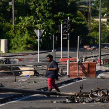 En Martinique, nuit de violences sur fond de contestation contre la vie chère