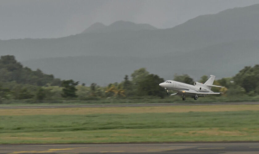 En Martinique, l’aéroport fermé après une fake news et un envahissement