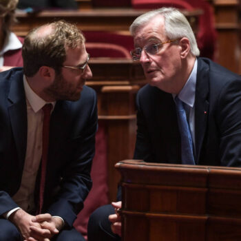 Austérité : Barnier avance les yeux fermés