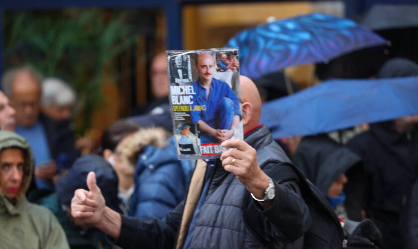 Aux obsèques de Michel Blanc à Paris : « Il nous a fait rire, maintenant il nous fait pleurer »