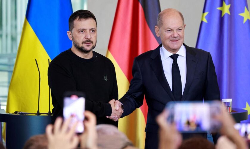 Wolodymyr Selenskyj in Deutschland: Olaf Scholz sagt Ukraine Militärhilfe in Milliardenhöhe zu