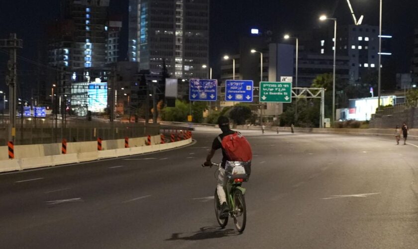 Gebäudeschäden nach Drohnenangriff bei Tel Aviv