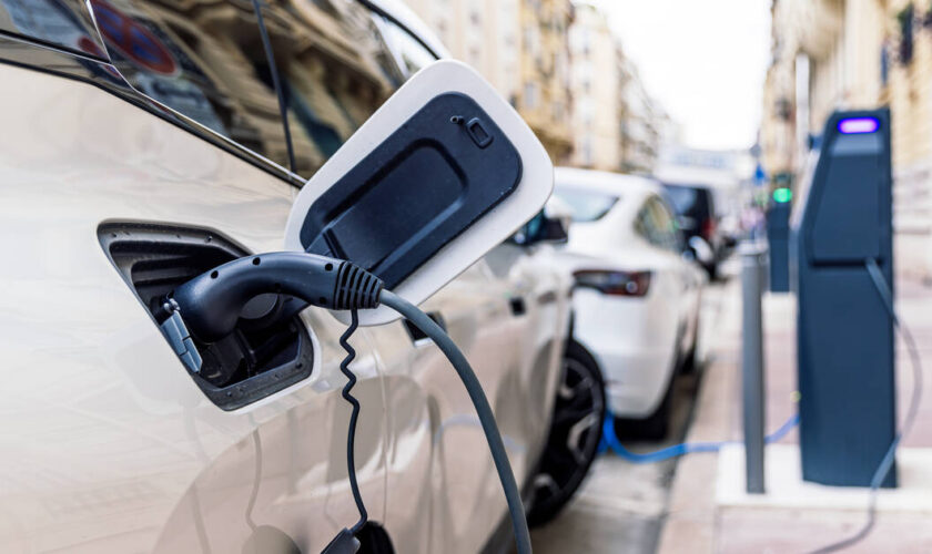 Leasing social : l’aide à la location avec option d’achat des voitures électriques renouvelé en 2025