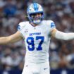 Lions' Aidan Hutchinson suffers gruesome injury vs Cowboys, leaves game on backboard