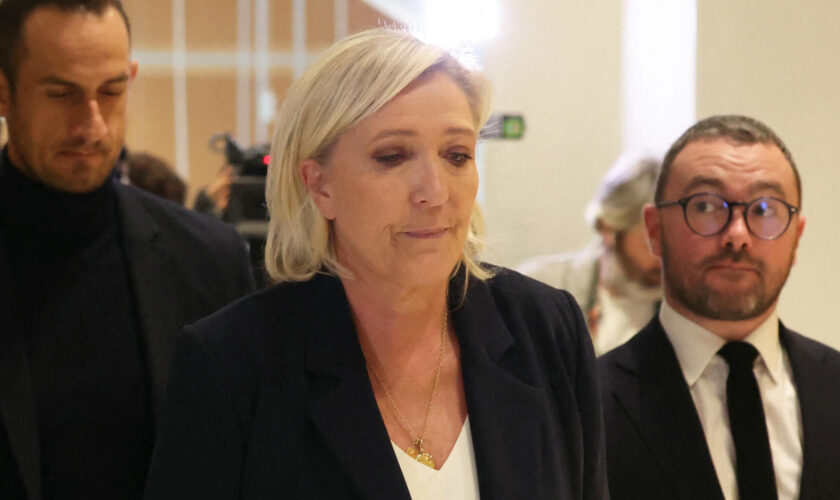 Marine Le Pen, interrogée au procès des assistants parlementaires, ne pourra pas miser sur ce précédent