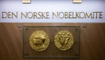 Le prix Nobel d’économie décerné au Turco-Américain Daron Acemoglu et aux Britanno-Américains Simon Johnson et James A. Robinson