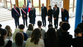 Minute de silence dans les collèges et lycées de France pour Samuel Paty et Dominique Bernard