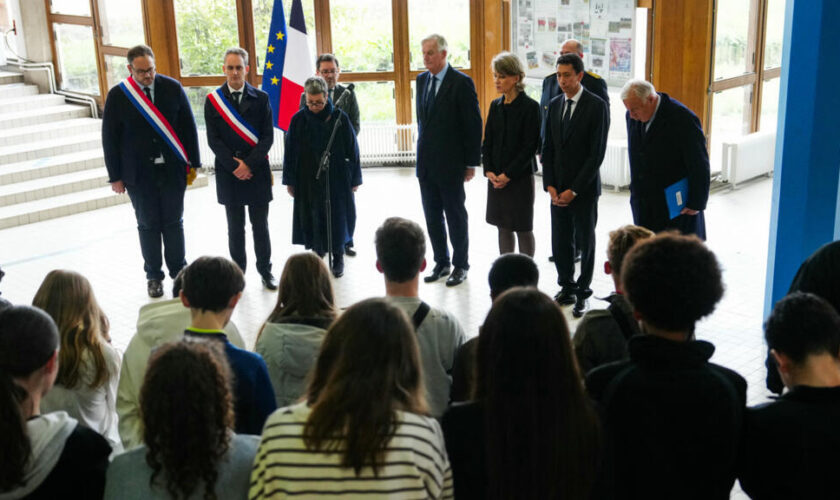 Minute de silence dans les collèges et lycées de France pour Samuel Paty et Dominique Bernard