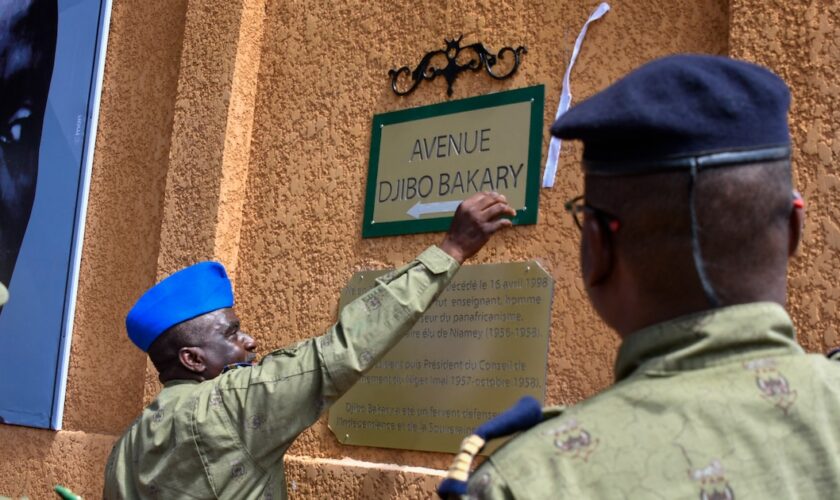 A Niamey, une avenue au nom du général Charles de Gaulle est désormais l'avenue Djibo Bakary.