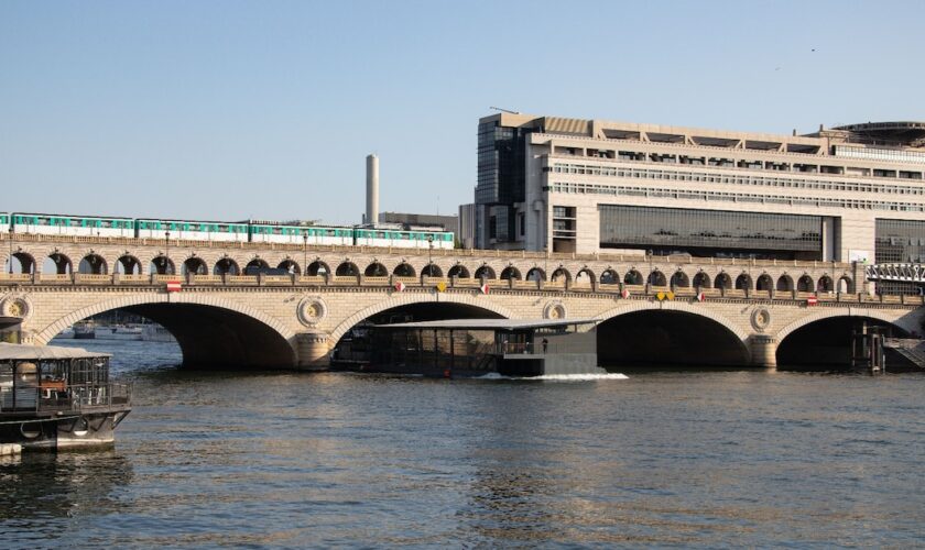 Le ministère des Finances près du pont de Bercy à Paris, le 5 juin 2023