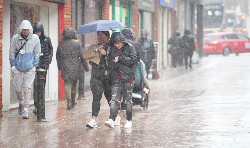 Met Office issues wind warning - as heavy rain hits parts of UK