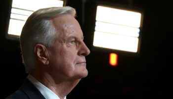 Le Premier ministre Michel Barnier le 3 octobre 2024 à Aubervilliers avant de passer dans l'émission "L'Evénement" sur France 2