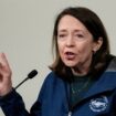 Striking Boeing workers boo after Democratic Sen. Maria Cantwell criticizes Trump