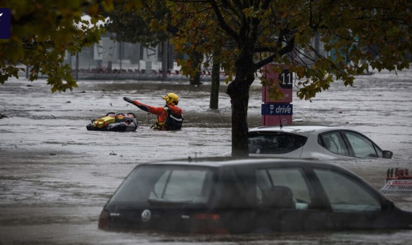 Überschwemmungen in Frankreich: Große Regenmengen: 1500 Feuerwehrleute im Einsatz