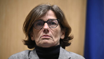 Cadeaux illicites : l’ex-ministre de la Santé, Agnès Firmin-Le Bodo, condamnée à une amende de 8 000 euros