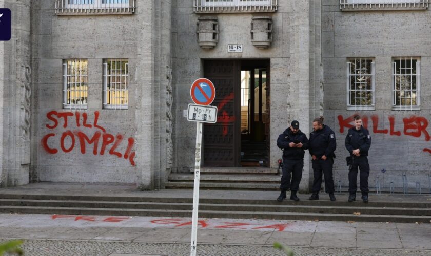 Vermummte an FU Berlin: Palästina Protest: Besetzung des Präsidiums scheitert