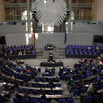 Sicherheitspaket: Bundestag stimmt über "Sicherheitspaket" ab