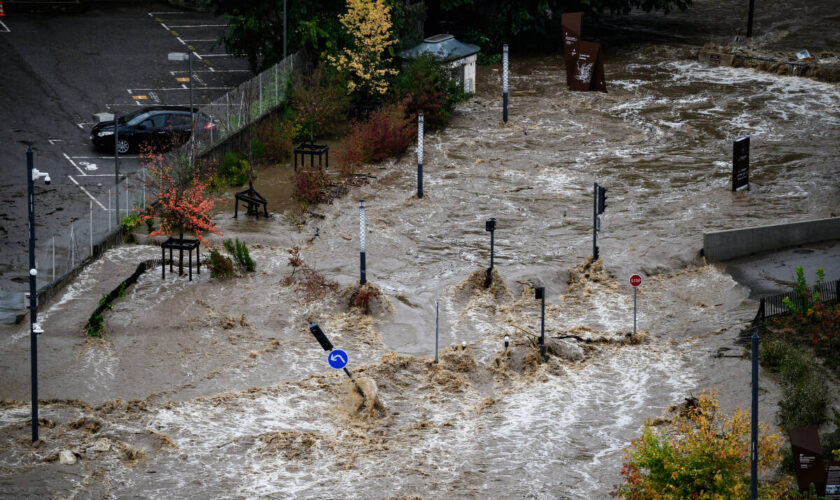 Intempéries : de l’Ardèche à la Loire, les images désolantes des crues et inondations dans le Sud-Est