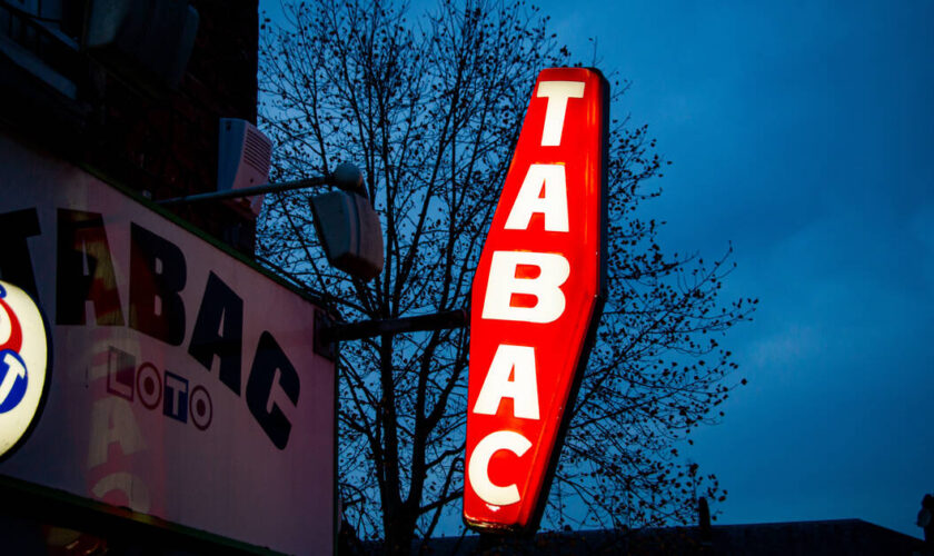 Vente de tabac aux mineurs : un collectif saisit la justice contre l’Etat