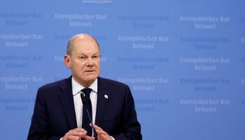 Bundeskanzler Scholz (SPD) fordert eine beschleunigte Umsetzung der Reform. Foto: Geert Vanden Wijngaert/AP/dpa