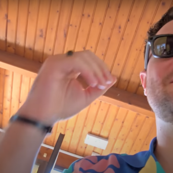 Après une vidéo Youtube d’Amixem et des accusations d’homophobie, une gérante de camping plaide le « malentendu »