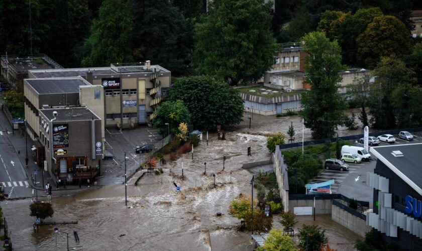 Intempéries : six départements désormais en alerte rouge inondations et crues