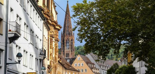 Freiburg im Breisgau: Polizei ermittelt wegen rassistischer Gesänge