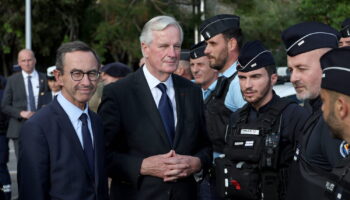 Cette mesure de l'extrême droite pour lutter contre l'immigration envisagée par Barnier, farouchement rejetée par les macronistes