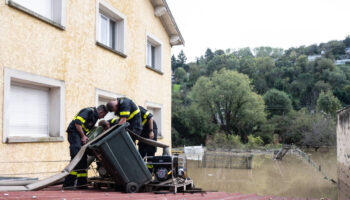 Inondations dans le centre de la France : trois blessés, un millier de personnes évacuées, ligne de train coupée… Le point sur la situation