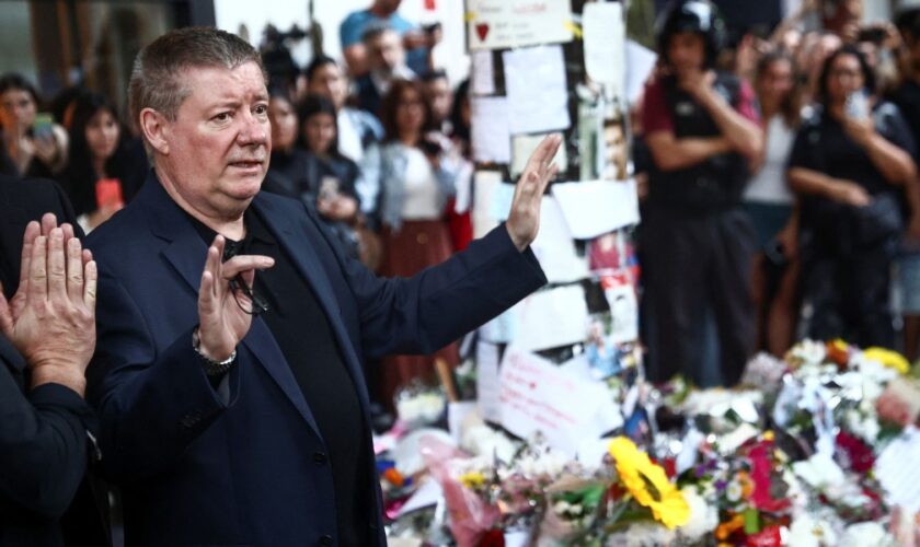 Geoff Payne, father of former One Direction band member Liam Payne, who was found dead after he fell from a third-floor hotel room balcony, waves to people outside the hotel where Liam Payne was found dead, in Buenos Aires, Argentina October 18, 2024. REUTERS/Tomas Cuesta