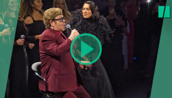 Pour Dua Lipa, Elton John sort de sa retraite et s’invite sur scène avec un duo surprise