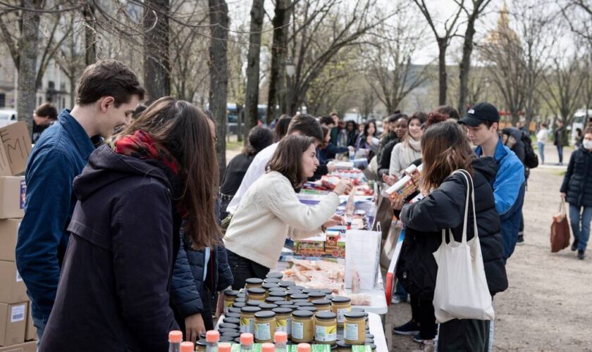 Alimentation, logement… A Paris, une nuit pour aider les étudiants à connaître leurs droits