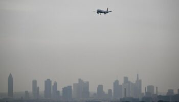 Fluggesellschaft Vistara: Indisches Flugzeug muss wegen Bombendrohung in Frankfurt notlanden