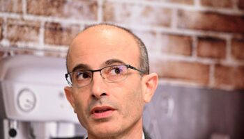 Yuval Noah Harari warnt: "Sie können keiner Realität mehr vertrauen, außer im physischen Raum"