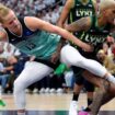 Starke Leistung reicht nicht: Leonie Fiebich (l) muss mit New York in ein fünftes Finale. Foto: Abbie Parr/AP/dpa