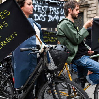 Cycliste tué à Paris : plusieurs centaines de personnes ont manifesté dans l’émotion à Paris, Nantes ou Nice