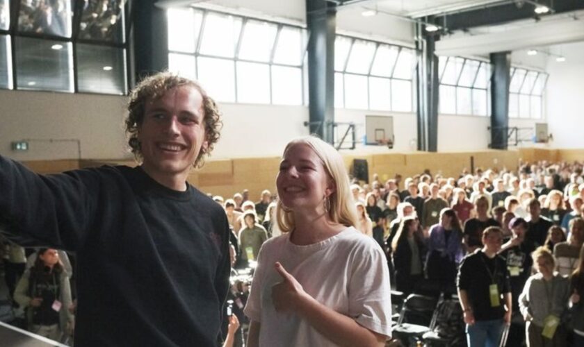 Das neue Führungsduo der Grünen Jugend - Jakob Blasel und Jette Nietzard. Foto: Sebastian Willnow/dpa