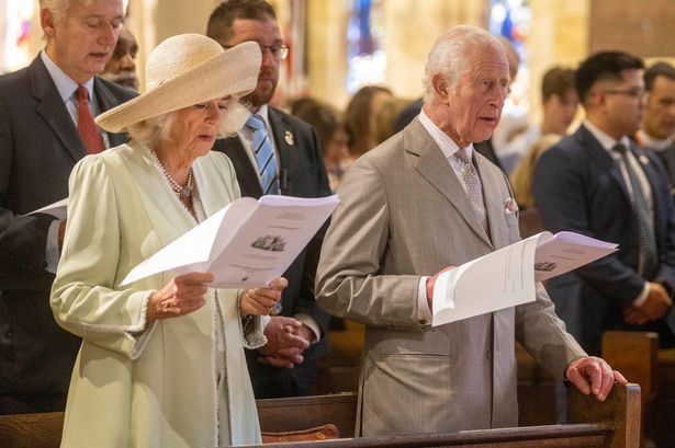 King Charles' first full day on Australian tour - from poignant act to impromptu walkabout and anti-monarchy protest