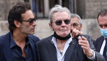 Mort d’Alain Delon : Anthony Delon se confie deux mois après le décès de son père