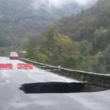 Ardèche : une femme de 58 ans est morte ce dimanche en tombant dans un trou formé par les crues sur une route