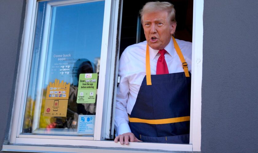 Trump macht Wahlkampf bei McDonald‘s – Seitenhieb gegen Harris‘ Fast-Food-Job