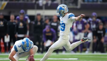 Jake Bates’ last-gasp field goal earns Detroit Lions top spot in NFC North