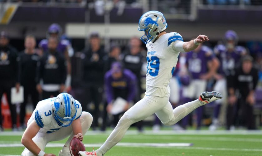 Jake Bates’ last-gasp field goal earns Detroit Lions top spot in NFC North