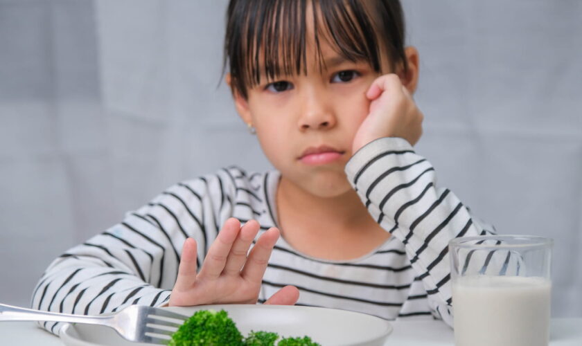 Enfant difficile avec la nourriture ? La science révèle enfin pourquoi et donne un message aux parents